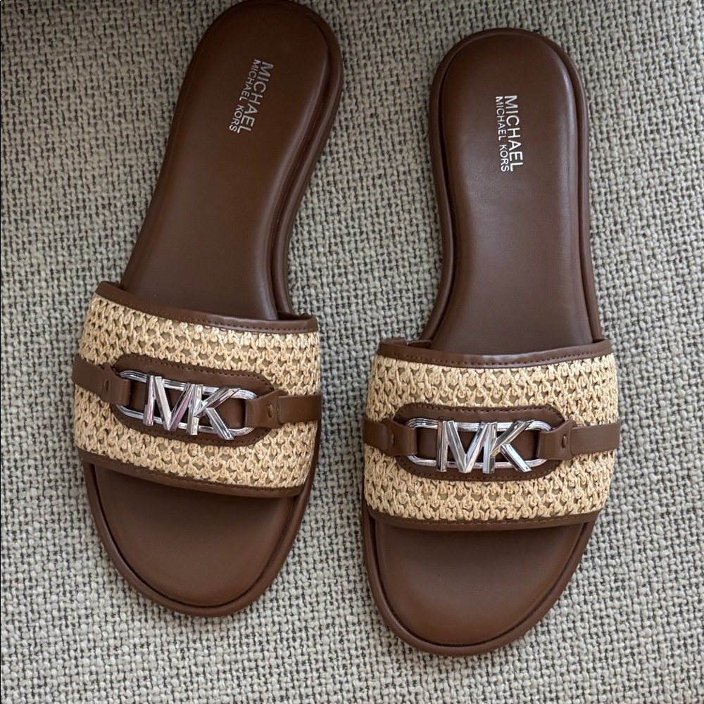 Michael Kors radios slides NWOT sz 9.5